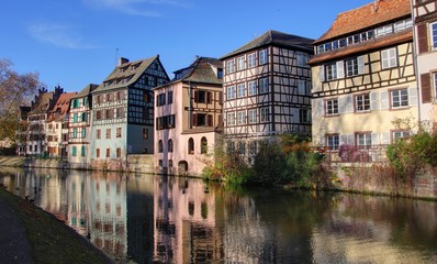 Fototapeta na wymiar mały w Strasburgu we Francji