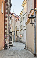 Narrow European street - obrazy, fototapety, plakaty