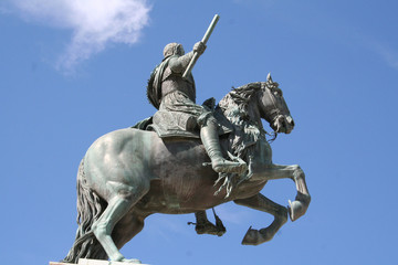 Fototapeta na wymiar Estatua Monumento Felipe IV