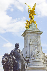 Fototapeta na wymiar Victoria Monument in the Buckingham Palace