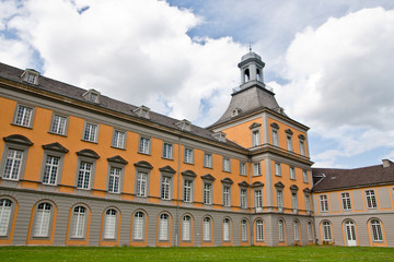 Fototapeta na wymiar Uniwersytet w Bonn, Niemcy