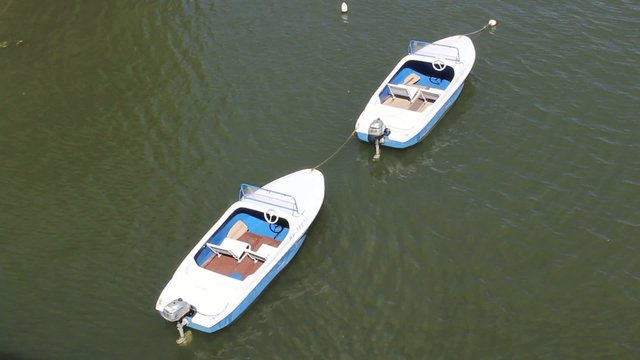 2 Boote