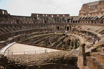 Fototapeta na wymiar Wewnątrz Koloseum