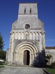 Fototapeta na wymiar Belle église de Rioux