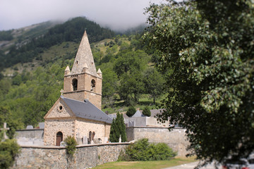 Fototapeta na wymiar Kościół w Alpe d'Huez wspiąć - Francja, Europa