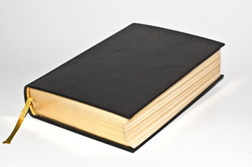 Buch mit schwarzem Einband