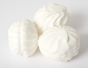 Fototapeta na wymiar Isolated marshmallow cakes