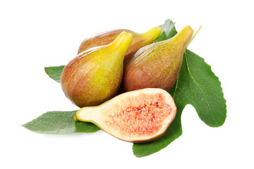 Figs with green leaf
