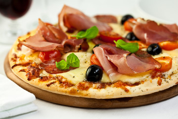 Pizza with prosciutto