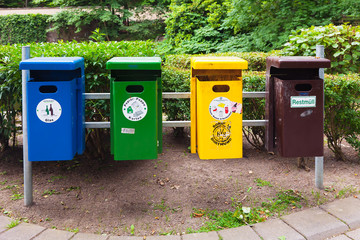 Recycling litter bins - obrazy, fototapety, plakaty