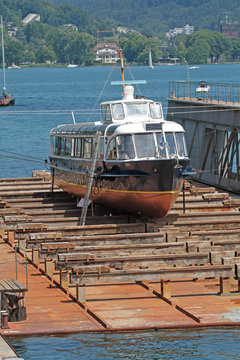 Fahrgastschiff im Dock