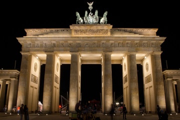Fototapeta na wymiar Berlín de noche
