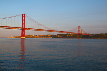 The 25 de Abril Bridge is a suspension bridge on river Tejo, Lis