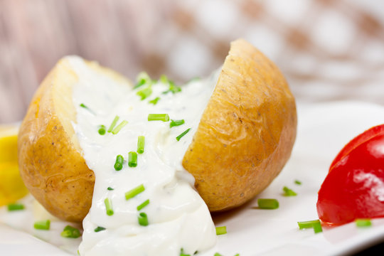 Ofenkartoffel mit Kr&auml;uterquark