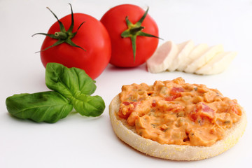Tomate-Mozzarella-Basilikum Brötchen