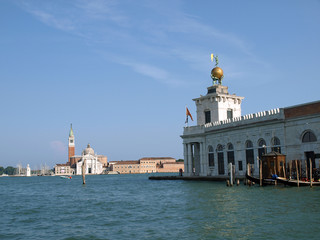 Fototapeta na wymiar Wenecja - bazylika San Giorgio Maggiore i Punta Dogana