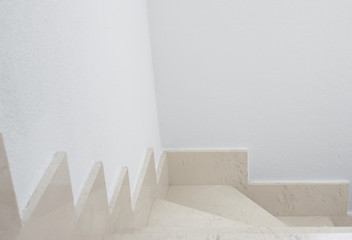 Escaleras de marmol en casa de lujo
