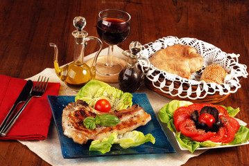 PRANZO DI SECONDO PIATTO CON COSTATA ED INSALATA