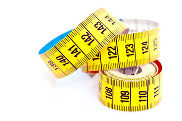 M&egrave;tre ruban isol&eacute; sur fond blanc