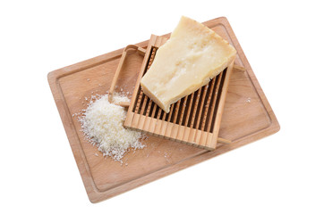 Parmesan am Stück und gerieben