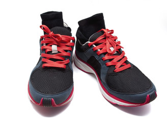 zapatillas de deporte usadas con calcetines