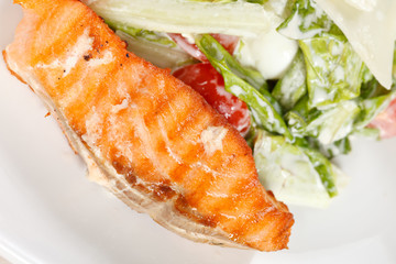 Fish steak with vegetables