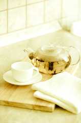 Tea, yellow toned
