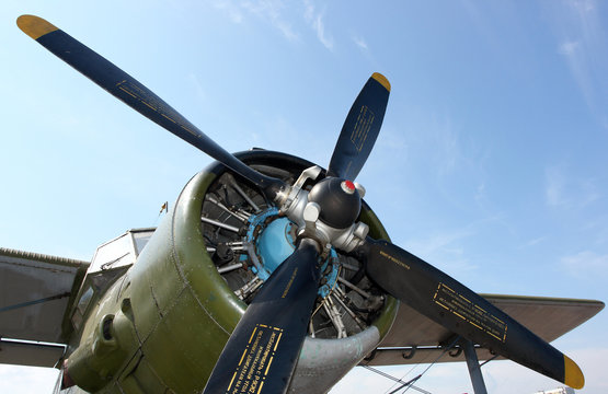 Aircraft propeller against a blue sky © argot