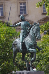 STATUE JEANNE D'ARC ( REIMS)