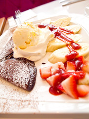 Vanilla icecream with strawberry