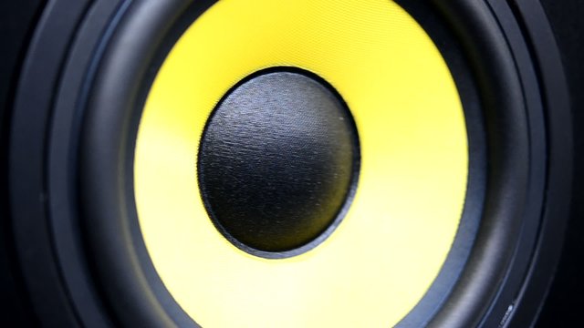 Speaker pumping, speaker system close up