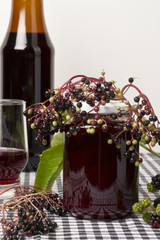 Brombeerholundermarmelade