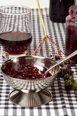 Schälchen mit Marmelade