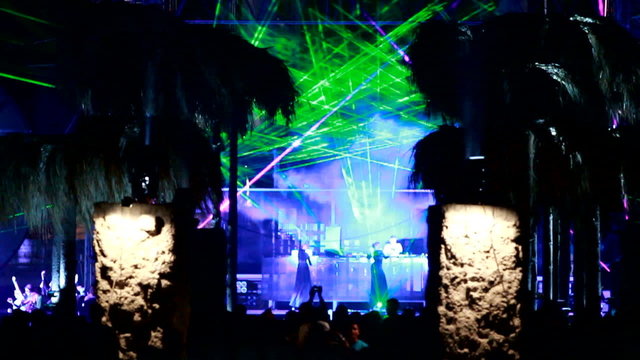 Duet on stage