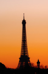 Fototapeta na wymiar Sunset at the Eiffel Tower