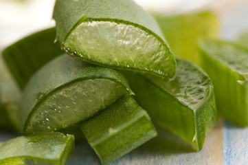 Fototapeta premium aloe vera juice with fresh leaves