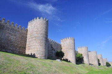 Fototapeta na wymiar Mury miejskie w Avila, Hiszpania.