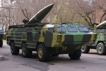 Mobile rocket launcher
