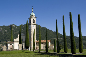 Kirche Sant Abbondio im Tessin