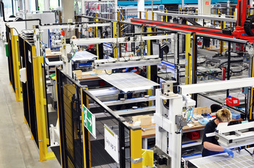 Hightech Produktionsanlage Solarmodule-actory of solar panels