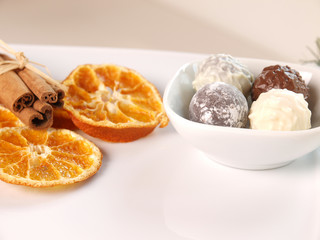 Cinnamon and dry orange with fine chocolate