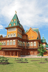 Fototapeta premium Old traditional Russian wooden palace in Kolomenskoye (Moscow)