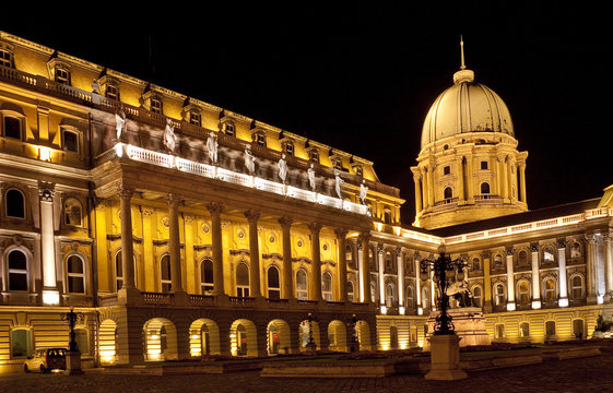 Budapester Schloss bei Nacht