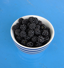 Brombeeren in Schüssel