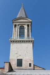 Fototapeta na wymiar Wieża Sprawiedliwości od Pałacu Topkapi