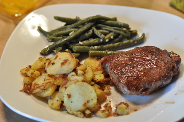 Filetssteaks mit Bratkartoffeln