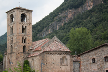Fototapeta na wymiar Kościół San Cristobal de Beget