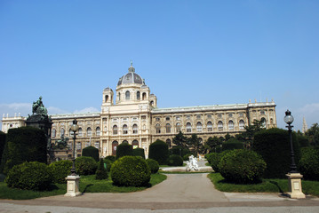 Obraz premium Parkanlage und Naturhistorisches Museum