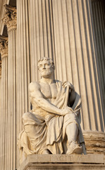 Vienna -  Rome historian Taciuts statue  - parliament