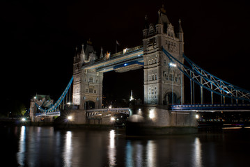 Tower Bridge, Londra